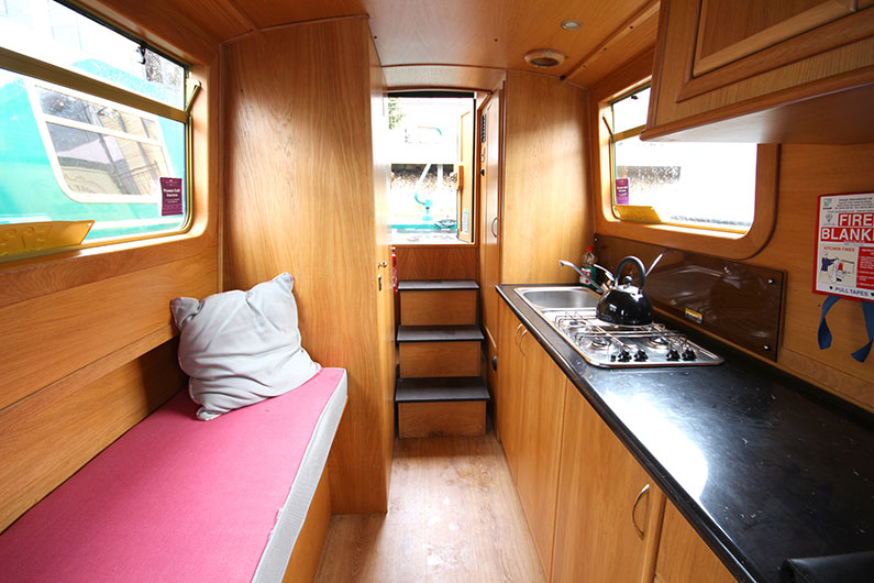 Narrowboat Hire Derbyshire 30ft Tilly 6 People Capacity Galley
