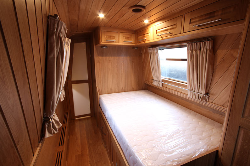 aqualine narrowboat builders - luxury narrow boats built